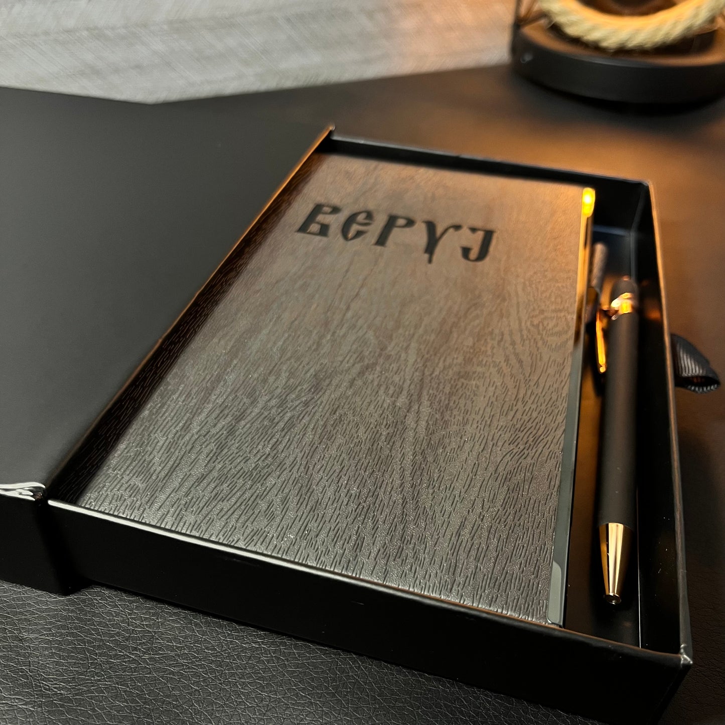 Set Olimp - notes A5 i olovka sa laserskom gravurom – u lux slide kutiji