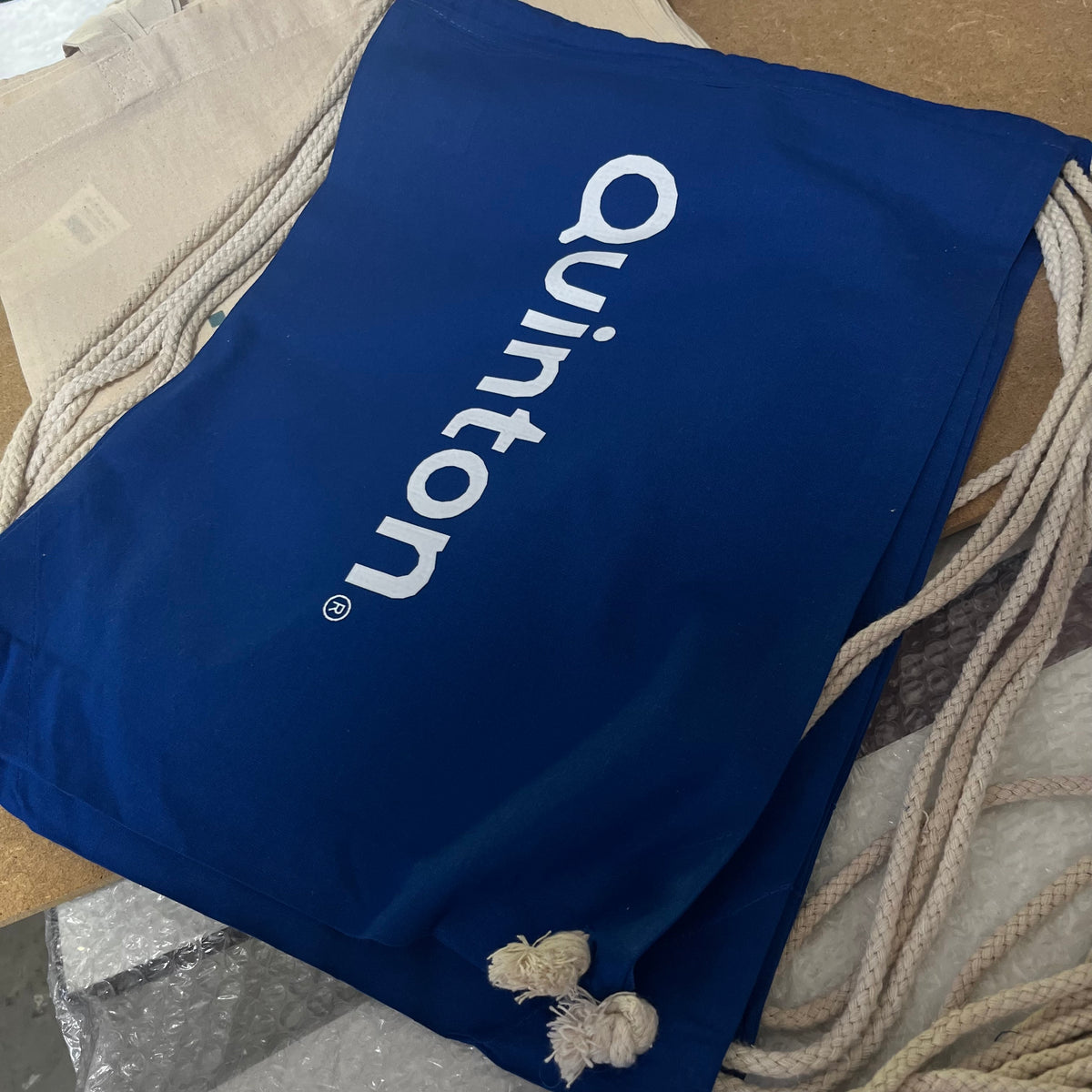 Pamučna sportska torba u boji 140g/m2 (pakovanja od 10 kom)