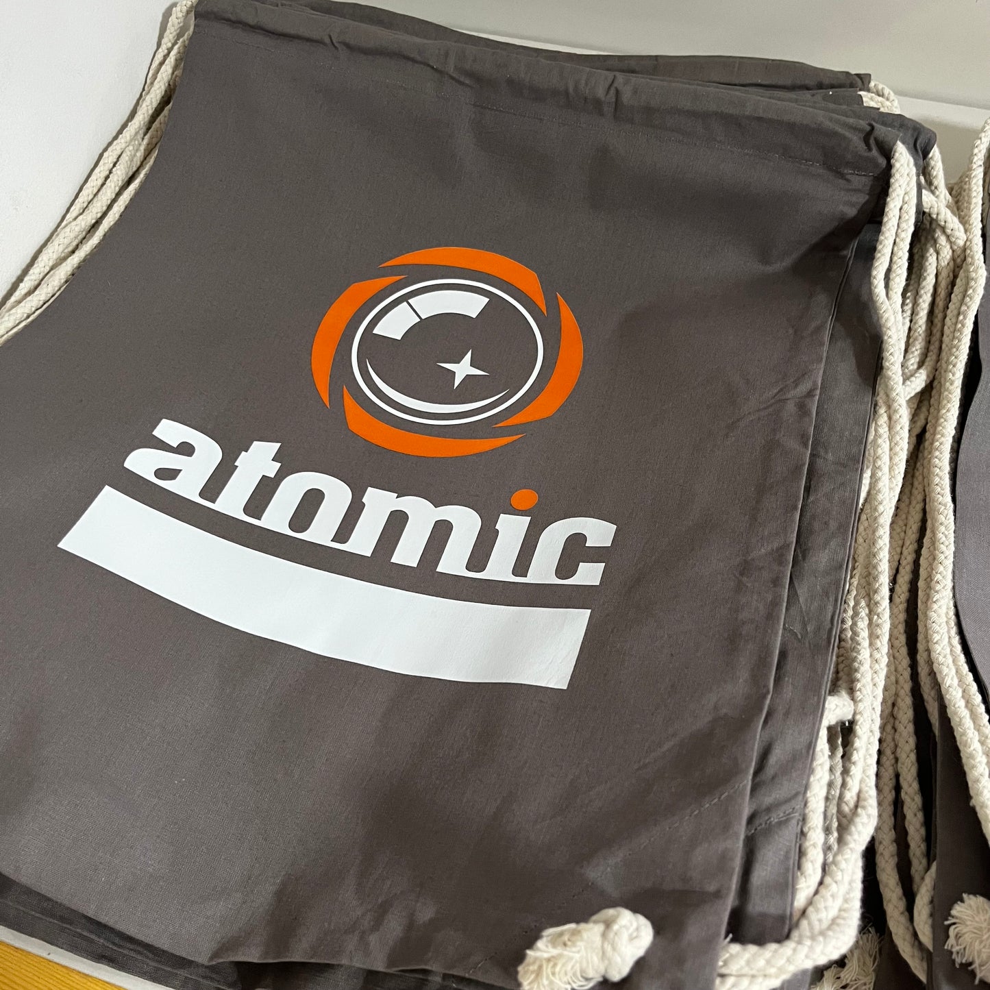 Pamučna sportska torba u boji 140g/m2 (pakovanja od 10 kom)