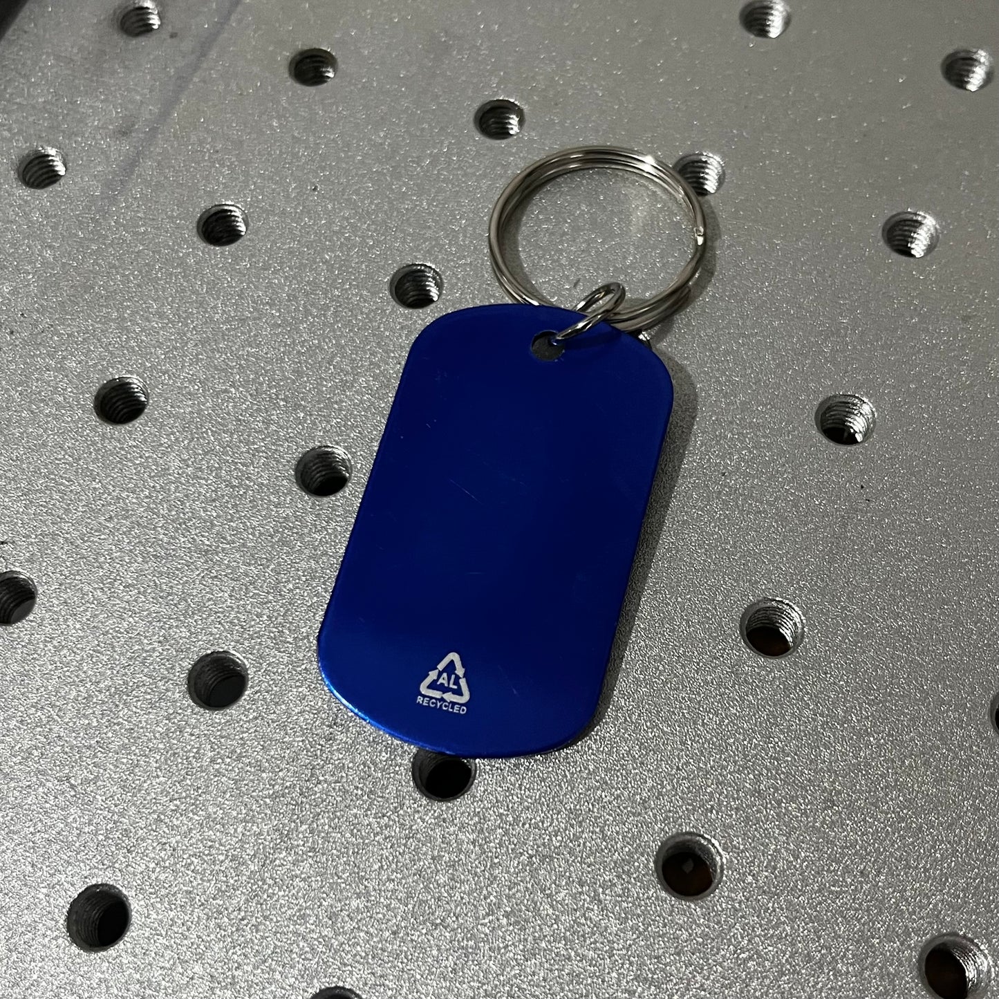 Reklamni metalni privezak za ključeve Menez